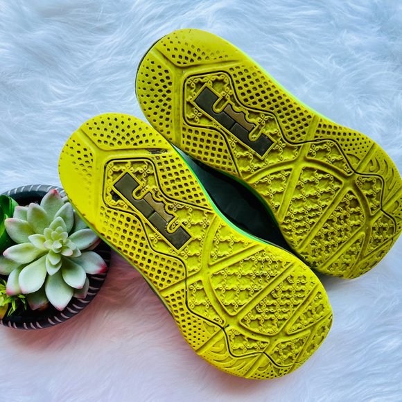 *SOLD* Nike Max Lebron 11 Low - Picture 11 of 12